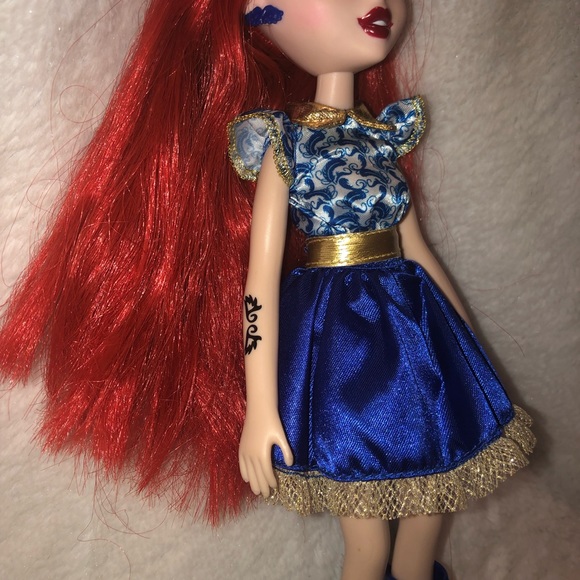 Bratzilla Bratz Meygana Broomstix Core doll 2013 - Picture 9 of 9